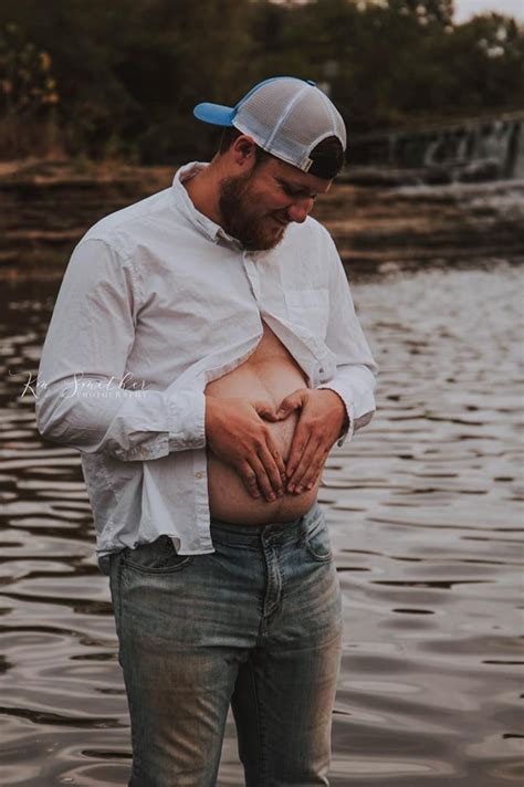 Husband Poses For Maternity Photo Shoot To Make Wife Laugh Popsugar