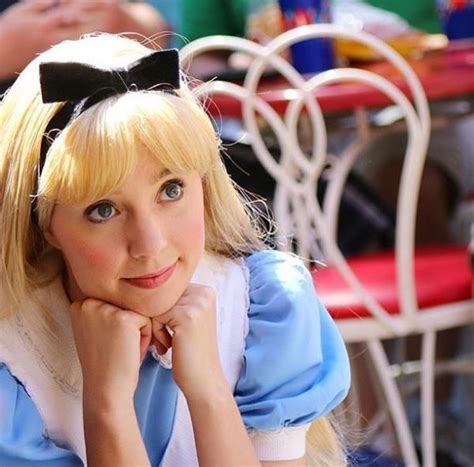 Alice In Wonderland Disney Face Characters Disneyland