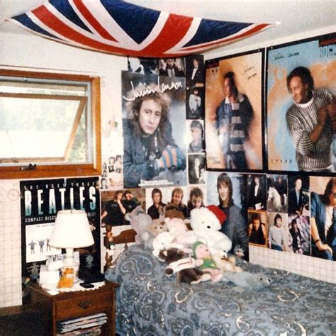 So Many Posters 40 Pictures Of 1980s Teenage Bedrooms Thatll Take You