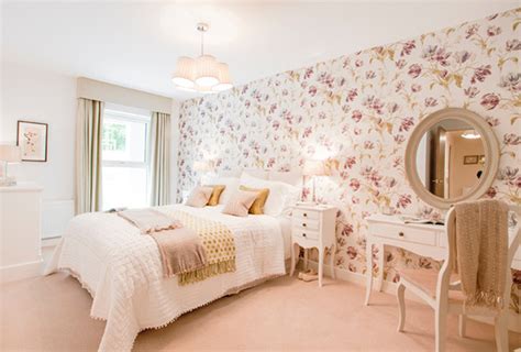 20 Ways To Let Your Bedroom Bloom In Style With Florals Home Design Lover