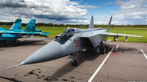 Дві ходи, концерт і виставка бандери 23 серпня 2019 з незалежністю не жартують. ВВС России - День ВВС в Пушкине