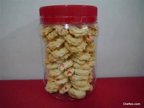 Place on biscuits a baking tray with spaces in between. Chinese New Year Dragon Cookies Recipe - Chef Wo