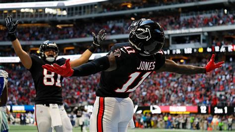 Julio Jones Agrees To Contract Extension Becomes Highest Paid Wr Wsb