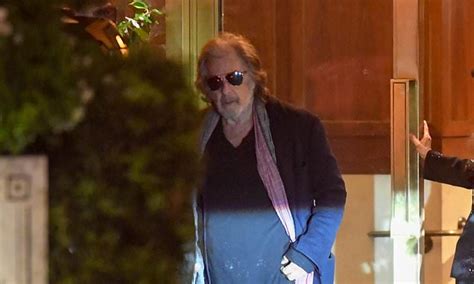Al Pacino Is A Dad At 83 Actor S Girlfriend 29 Gives Birth Daily