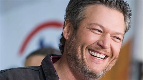 blake shelton named people s 2017 sexiest man alive