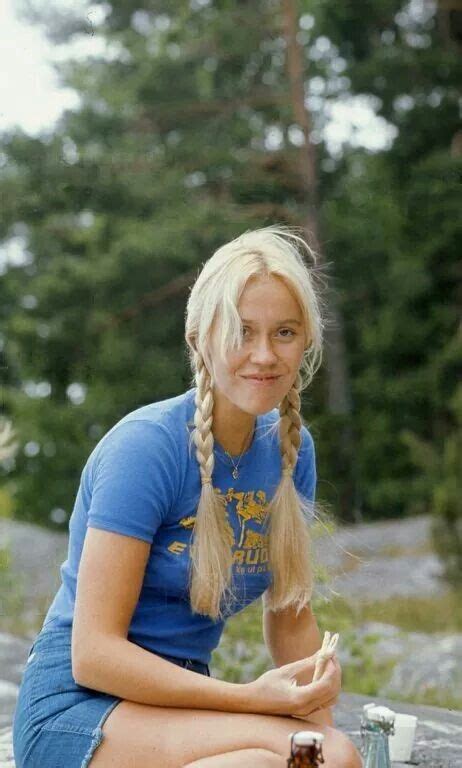 Agnetha lacked confidence on stage as the global demand for the group grew and grew, while being away from her young children caused her great turmoil. Agnetha | Promis, Wunderschöne frau, Abba