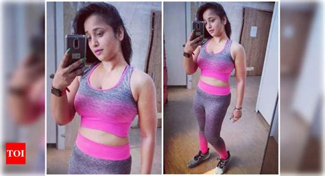Photo Rani Chatterjee Looks Stunning In Her Gym Attire Bhojpuri