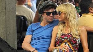 Paris Hilton In Alleged Lesbian Makeout Session Boyfriend River Viiperi Arrested