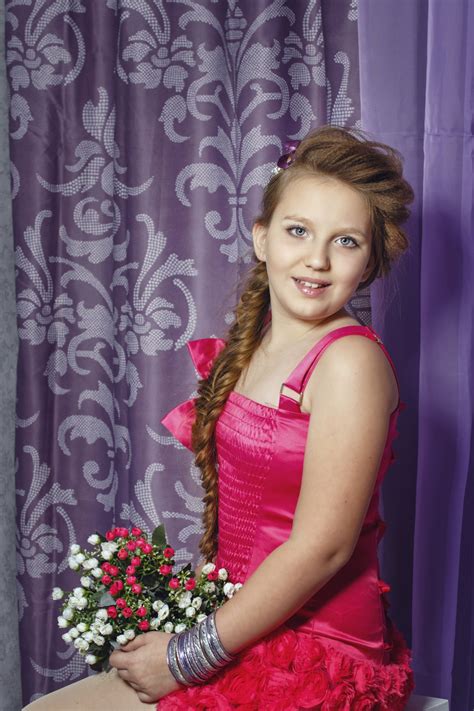 To help, we've compiled a list of more than 100 styles. Extremely Lovable and Cute Flower Girl Hairstyles for ...