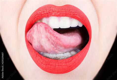 Foto Stock Tongue And Sexy Mouth Woman Lip Female Lips Sexy Lips Tongue Out Beautiful Sexy