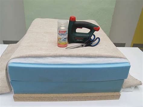 Kindermöbel einfach aus holz selbst machen. Hocker polstern | DIY Academy | Hocker, Polster, Tisch bauen