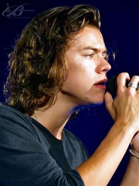 Harry edward styles (born 1 february 1994) is an english singer, songwriter, and actor. best harry pics on Twitter in 2020 | Harry styles hair ...