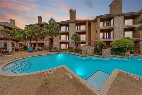 Retreat at Westchase Apartments in Houston, Texas | Luxury Living