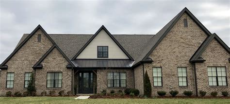 Find ideas and inspiration for cherokee mosstown brick to add to your own home. Mosstown brick; Ivory buff mortar; Weathered Wood shingles ...