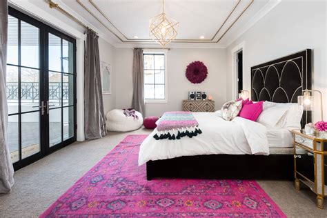30 Black And White Bedrooms With A Splash Of Color Archute