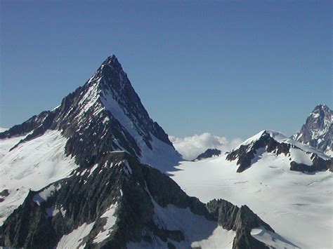 Freie kommerzielle nutzung keine namensnennung bilder in höchster qualität. Finsteraarhorn | Mapio.net