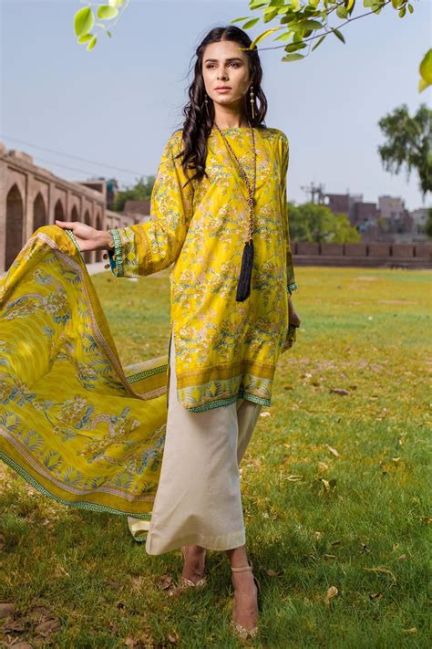 Pretty Yellow Printed Pakistani Lawn Suit By Warda Saleem Fashion Design Clothes New