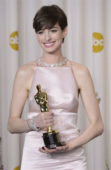 Anne Hathaway Defends 2013 Oscar Dress It Was Still The Best
