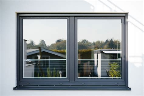 Fenster putzen ist immer eine nervige angelegenheit, besonders streifen auf dem glas und heruntertropfendes putzwasser können. Kunststofffenster auf Maß. #Neubau #Architektur #Garten # ...