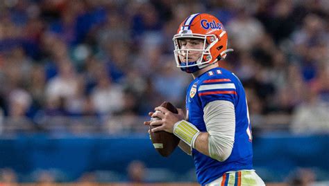 Kyle Trask named to Maxwell Watch List | GatorCountry.com Appearances on leaderboards, awards, and honors.