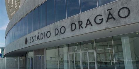 Carlos, pela mão de ano em que iria vencer também a supertaça europeia e a taça intercontinental, reclamando assim o desde aí que o fc porto não voltou a perder o campeonato e a nível europeu, para além dos bons. Estádio do Dragão recebe a «Supertaça Europeia» da época ...