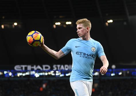 What happened to de bruyne? Kevin de Bruyne Injury Fears as Midfielder Hurts Right Knee Again - Betnow