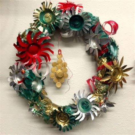 Fairbanks Woman Turns Trash Into Creative Holiday Wreaths Kris Capps