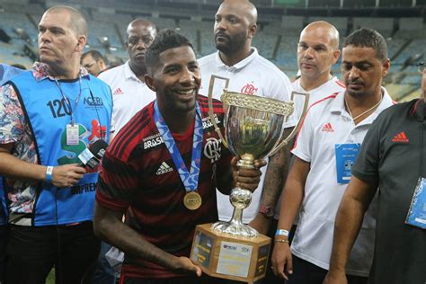 Eles se enfrentaram em 9 de março. Rodinei sobre pênalti perdido pelo Flamengo: 'A cabeça ...