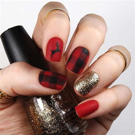 13 Holiday Nails to Get You Into the Christmas Spirit ... Buffalo plaid zz31 real nail polish strips.