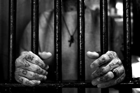 former prisoner of 48 years reviews john oliver s report on solitary confinement flipboard