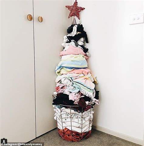 Hampton Mummy Blogger Shares Snap Of Makeshift Christmas Tree She