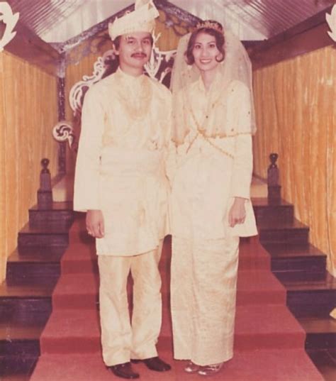 Tuanku muhriz ibni almarhum tuanku munawir diputerakan pada 14 januari 1948. Maharum Bugis Syah (MBS): Ulang Tahun Perkahwinan Ke-42 ...