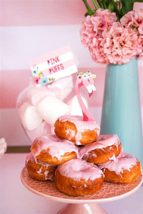 What to put on a pink birthday cake? Kara's Party Ideas Blue & Pink Flamingo Birthday Party ...