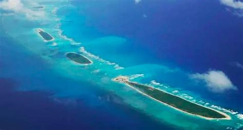 Palung laut ini mencapai kedalaman sekitar 5400 meter( 17700. Kapal Perang AS Berlayar di Laut China Selatan yang ...