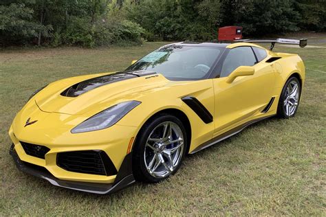 C7 Chevy Corvette Zr1 Driven Just 5 Miles Has Six Figure Price Tag