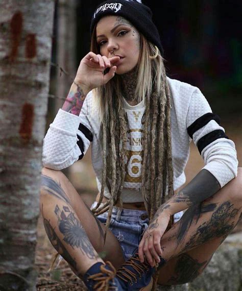 Dreadlocks Tattoed Girls Inked Girls Pin Up Girl Tattoos Dreadlocks Girl Alt Girls Dread