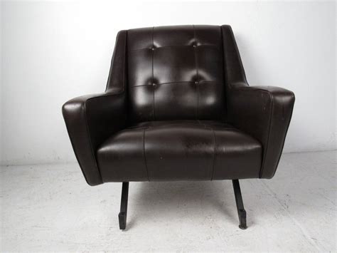 Mid-Century Modern Brown Tufted Vinyl Lounge Chair For Sale at 1stdibs