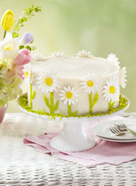 Impress Your Guests With This Spring Daisy Lemon Layer Cake Recipe