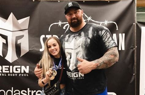 Kelsey Henson Bio Age Net Worth Facts About Hafthor Bjornsson S Wife