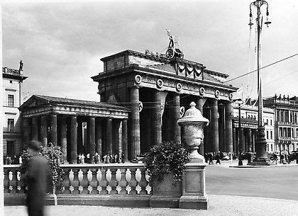 Das alte brandenburger tor von 1738. Brandenburger Tor (Westseite) 1936 | Berlin, Berlin bilder ...