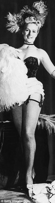 Stripper Phyllis Dixey Scandalised Britain Yet Never Lost Her Innocence Daily Mail Online
