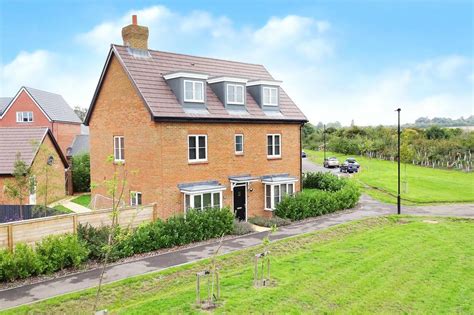 Acacia Crescent Cresswell Park Angmering West Sussex 5 Bed Detached