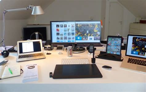 Mac Setups The Desk Of A Creative Services Managing Director