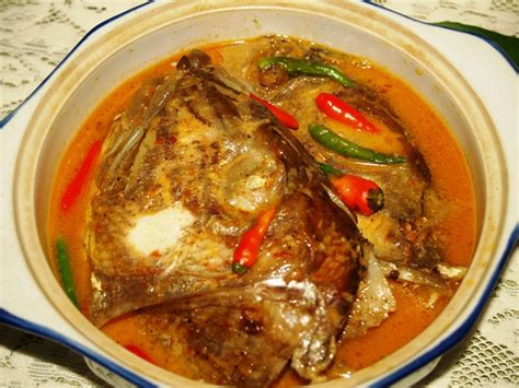Berikut 10 resep gulai ikan yang dapat kamu coba untuk memasaknya di rumah, brilio.net lansir dari berbagai sumber di instagram pada jumat (28/8). Nikmatnya Menyantap Gulai Kepala Ikan Kakap | Rebellina Santy