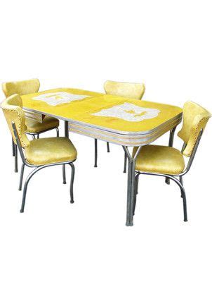 Choosing a kitchen set isn't as easy as we thought, for you who will bring the kitchen set in your kitchen, there are some things you should consider, the following tips will be given in selecting and buying a kitchen. NICE Antique ART DECO Formica & Chrome Dinette Table with Chairs | Retro kitchen tables, Dinette ...