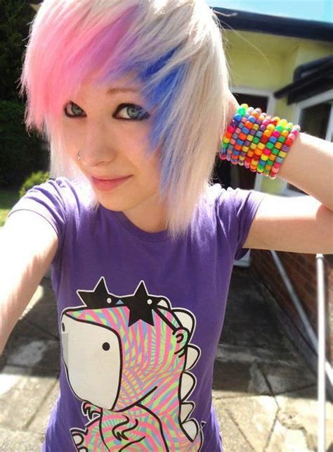 Then, when you get to your eyebrows, comb the bangs upwards. 20 Cute Emo Hairstyles for Girls