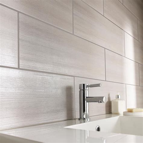 Salle de bain 3d lapeyre. Comment poser du carrelage mural ? | Comment poser du ...