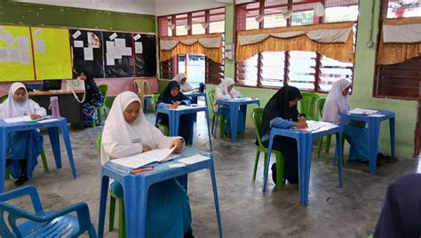 Bahasa melayu (bm), bahasa inggeris, matematik, sains, sejarah, geografi, reka bentuk dan teknologi (rbt), asas sains komputer (ask), bahasa malaysia, bahasa. SMA DATO" HJ. TAN AHMAD: PEPERIKSAAN PERCUBAAN SPM 2017