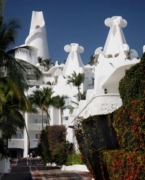 Maybe you would like to learn more about one of these? Las Hadas, Manzanillo | Lugares hermosos, Playas mexico ...