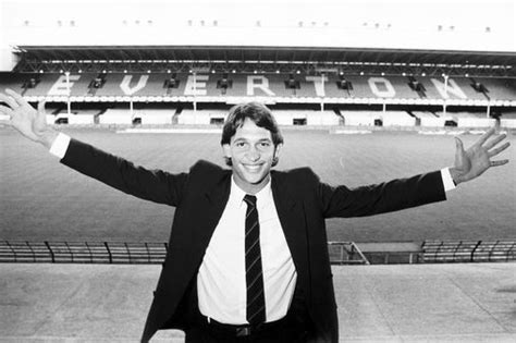 Everton are aiming to maintain their push for a european place when they entertain aston villa at goodison on saturday night. Aston Villa v Everton flashback: If only Gary Lineker had joined Villa instead! - Birmingham Live